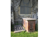 Graves of Robert Cromwell (L) (1723) and Matthew Cockett (R) (1731)